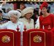 Elizabeth II avait réuni autour d'elle sur la barge royale Spirit of Chartwell le duc d'Edimbourg, le prince Charles et Camilla Parker Bowles, le prince William et Catherine, duchesse de Cambridge (Kate Middleton), et le prince Harry, pour la parade fluviale sur la Tamise du jubilé de diamant, le 3 juin 2012.