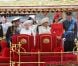 Kate Middleton, presque plus rouge que la barge royale Spirit of Chartwell, a bien failli éclipser Elizabeth II lors de la parade fluviale sur la Tamise pour le jubilé de diamant de la reine, à Londres, le 3 juin 2012.