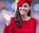 Kate Middleton, presque plus rouge que la barge royale Spirit of Chartwell, a bien failli éclipser Elizabeth II lors de la parade fluviale sur la Tamise pour le jubilé de diamant de la reine, à Londres, le 3 juin 2012.