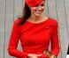 Kate Middleton, presque plus rouge que la barge royale Spirit of Chartwell, a bien failli éclipser Elizabeth II lors de la parade fluviale sur la Tamise pour le jubilé de diamant de la reine, à Londres, le 3 juin 2012.