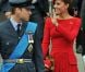 Kate Middleton, presque plus rouge que la barge royale Spirit of Chartwell, a bien failli éclipser Elizabeth II lors de la parade fluviale sur la Tamise pour le jubilé de diamant de la reine, à Londres, le 3 juin 2012.