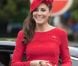 Kate Middleton, presque plus rouge que la barge royale Spirit of Chartwell, a bien failli éclipser Elizabeth II lors de la parade fluviale sur la Tamise pour le jubilé de diamant de la reine, à Londres, le 3 juin 2012.