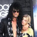 Josh Duhamel méconnaissable et rock n' roll au côté de sa sexy Fergie