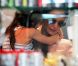 Suri Cruise et sa maman Katie Holmes dans les rues de New York le 14 juin 2012