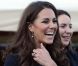 Kate Middleton, très souriante, a accueilli 150 enfants issus de l'une de ses associations caritatives, The Art Room, au théâtre. Était jouée la pièce  The Lion, the Witch and The Wardrobe  de C.S Lewis à Londres, le 15 juin 2012