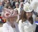 Kate Middleton et Camilla Parker Bowles lors de la cérémonie de l'Ordre de la Jarretière au château Windsor, à Londres, le 18 juin 2012