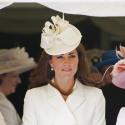 Kate Middleton, glamour en crème, admire son chevalier William qui défile