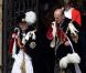 La reine et le prince consort lors de la cérémonie de l'Ordre de la Jarretière se déroulant du château Windsor à la chapelle Saint Georges, le 18 juin 2012