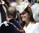 La belle Kate Middleton complice avec le prince William lors de la cérémonie de l'Ordre de la Jarretière se déroulant du château Windsor à la chapelle Saint Georges, le 18 juin 2012