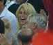Shakira souriante dans les tribunes de la Gdansk Arena en Pologne lors de la rencontre entre l'Espagne et la Croatie le 18 juin 2012 durant l'Euro 2012