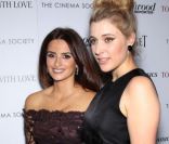 Penélope Cruz et Greta Gerwig lors de la présentation de To Rome with Love à New York, le 20 juin 2012.