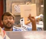 Dans l'épisode 2011 de  Plus belle la vie , les Mistraliens reçoivent une surprenante lettre anonyme.