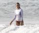 Jessica Biel se jette dans les eaux mouvementées de Porto Rico en attendant son Justin Timberlake en tournage. Juin 2012