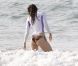 Jessica Biel se jette dans les eaux mouvementées de Porto Rico en attendant son Justin Timberlake en tournage. Juin 2012