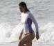 Jessica Biel se jette dans les eaux mouvementées de Porto Rico en attendant son Justin Timberlake en tournage. Juin 2012