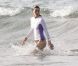 Jessica Biel se jette dans les eaux mouvementées de Porto Rico en attendant son Justin Timberlake en tournage. Juin 2012