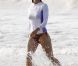 Jessica Biel se jette dans les eaux mouvementées de Porto Rico en attendant son Justin Timberlake en tournage. Juin 2012