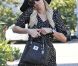 Paris Hilton s'offre une séance de shopping à Los Angeles, le samedi 30 juin 2012.