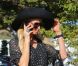 Paris Hilton s'offre une séance de shopping à Los Angeles, le samedi 30 juin 2012.