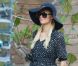 Paris Hilton s'offre une séance de shopping à Los Angeles, le samedi 30 juin 2012.