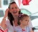 Jennifer Garner et Ben Affleck emmènent leurs filles célébrer la journée nationale des États-Unis et assister à une parade, le 4 juillet 2012 à Los Angeles