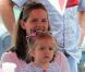 Jennifer Garner et Ben Affleck emmènent leurs filles célébrer la journée nationale des États-Unis et assister à une parade, le 4 juillet 2012 à Los Angeles