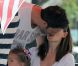 Jennifer Garner et Ben Affleck emmènent leurs filles célébrer la journée nationale des États-Unis et assister à une parade, le 4 juillet 2012 à Los Angeles