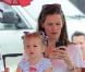 Jennifer Garner et Ben Affleck emmènent leurs filles célébrer la journée nationale des États-Unis et assister à une parade, le 4 juillet 2012 à Los Angeles