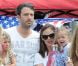 Jennifer Garner et Ben Affleck emmènent leurs filles célébrer la journée nationale des États-Unis et assister à une parade, le 4 juillet 2012 à Los Angeles