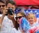 Jennifer Garner et Ben Affleck emmènent leurs filles célébrer la journée nationale des États-Unis, le 4 juillet 2012 à Los Angeles
