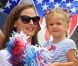 Jennifer Garner et Ben Affleck emmènent leurs filles célébrer la journée nationale des États-Unis, le 4 juillet 2012 à Los Angeles