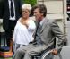 Mimie Mathy et Philippe Caroit sur le tournage de Joséphine, Ange gardien, à Paris, le 19 juin 2012