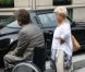 Mimie Mathy et Philippe Caroit sur le tournage de Joséphine, Ange gardien, à Paris, le 19 juin 2012