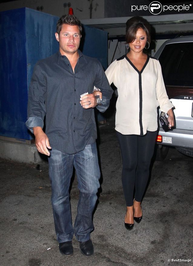 Nick Lachey et Vanessa Minnillo ont célébré leur premier anniversaire de mariage dans un restaurant de West Hollywood, à Los Angeles, le 15 juillet 2012.