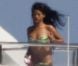 Rihanna profite du soleil de Sardaigne sur un yacht. Porto Cervo, le 16 juillet 2012.
