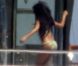 Rihanna profite du soleil de Sardaigne sur un yacht. Porto Cervo, le 16 juillet 2012.