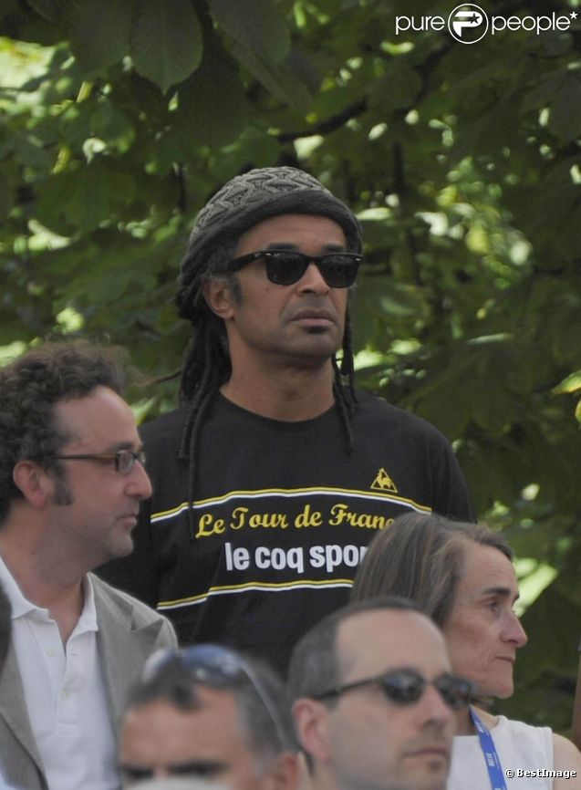 Yannick Noah le 22 juillet 2012 lors de la dernière étape du Tour de France sur les Champs Elysées à Paris