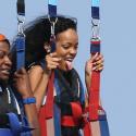 Rihanna : Sensations fortes et fous rires en parachute à Cannes !