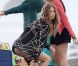 AnnaLynne McCord, Jessica Stroup et Jessica Lowndes sur le tournage de la série 90210 sur la plage de Malibu, le 24 juillet 2012