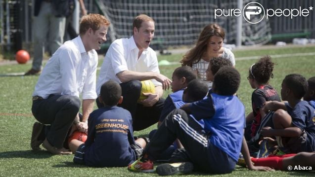 CASA REAL BRITÁNICA - Página 60 903782-kate-middleton-le-prince-william-et-le-637x0-1