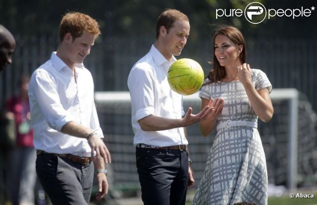 CASA REAL BRITÁNICA - Página 59 903790-kate-middleton-le-prince-william-et-le-637x0-2