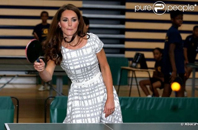 CASA REAL BRITÁNICA - Página 59 903831-kate-middleton-et-les-princes-william-637x0-1