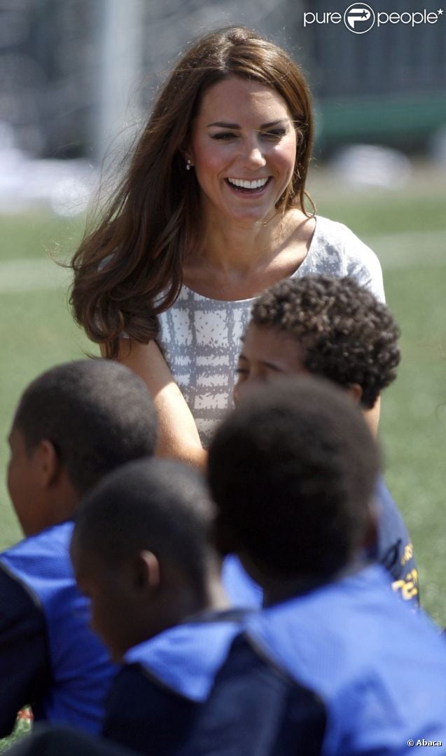 CASA REAL BRITÁNICA - Página 59 903849-kate-middleton-et-les-princes-william-637x0-1