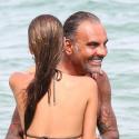 Christian Audigier rayonne d'amour pour Nathalie sous le soleil de St-Tropez