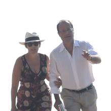 François Hollande et Valérie Trierweiler se promènent au Fort de Brégançon, le vendredi 3 août 2012.