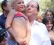 Bain de foule à Bormes-les-Mimosas pour François Hollande et Valérie Trierweiler, le vendredi 3 août 2012.