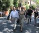 Bain de foule à Bormes-les-Mimosas pour François Hollande et Valérie Trierweiler, le vendredi 3 août 2012.