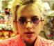 Agyness Deyn collabore avec Dr. Martens et joue dans la vidéo de campagne.