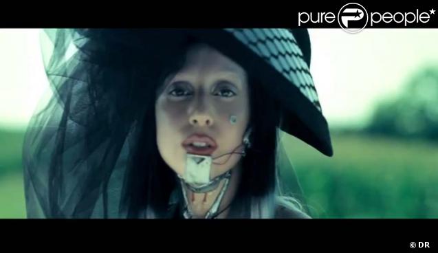 Lady Gaga - clip  Yoü and I  - août 2011.