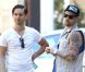 Dialogue de pères : Tobey Maguire et Joel Madden en pleine discussion lors d'une fête d'anniversaire à Beverly Hills. Le 19 août 2012.